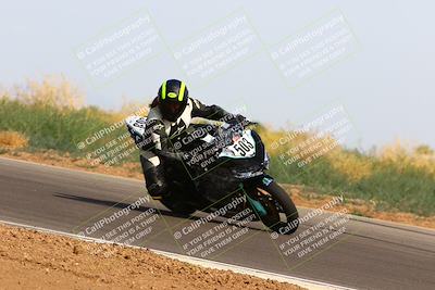 media/Apr-30-2023-CRA (Sun) [[020fcf5d43]]/Race 14-400 Expert-Amateur Superbike/